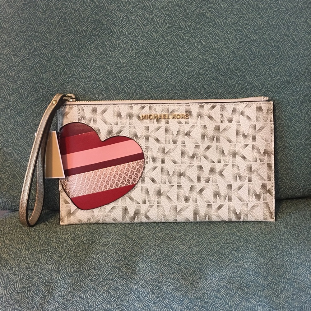 Michael Kors Large Heart Zip Clutch Vanilla/Gold